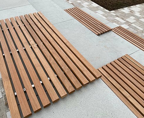 Gestalteter Freiraum der neuen Dorfmitte Neukirch